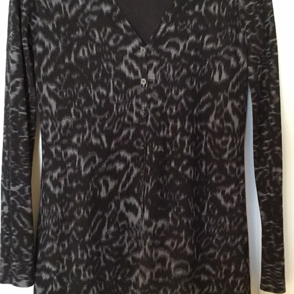 Tahari. - Picture 2 of 3